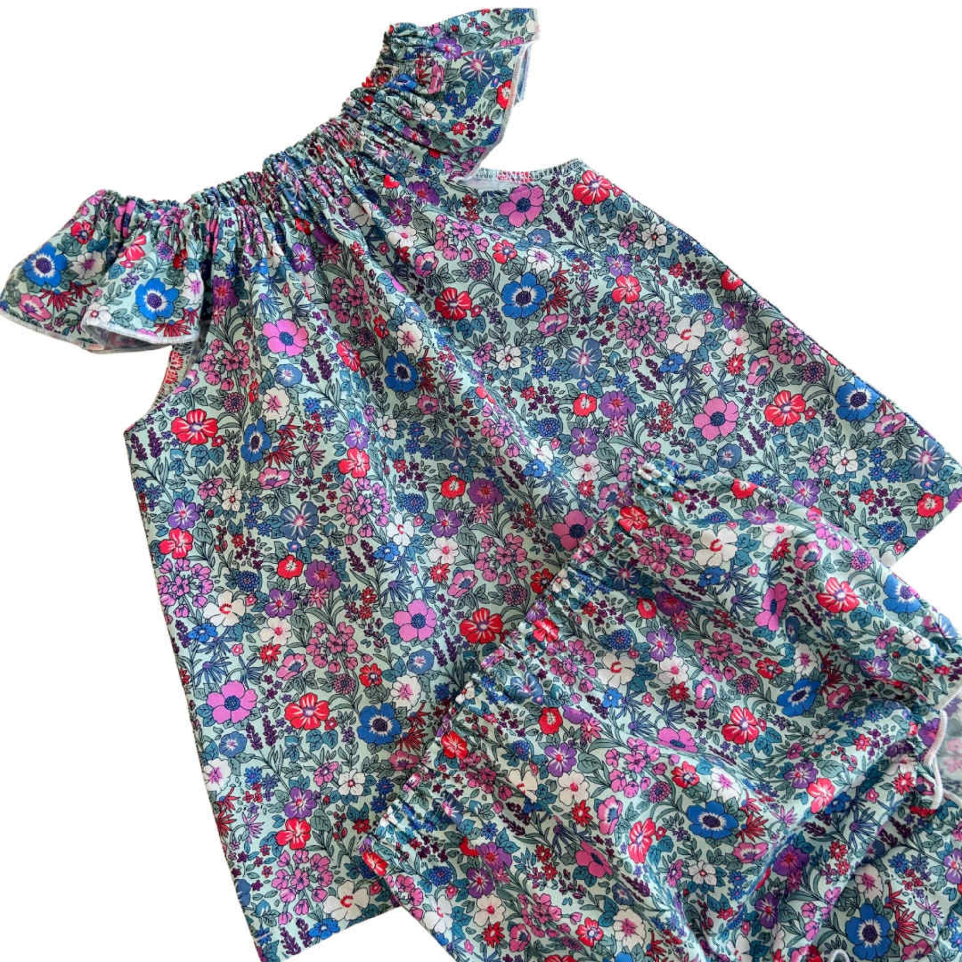 Floral-patterned dress with flutter sleeves